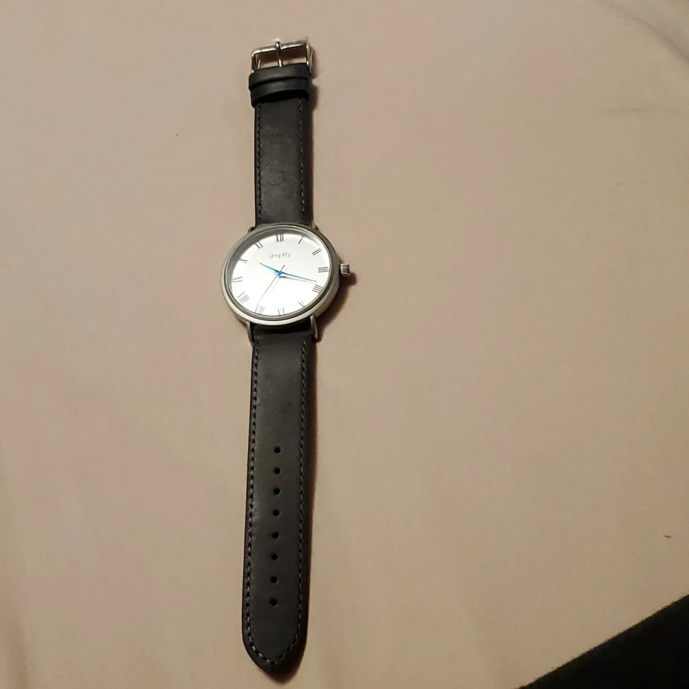 Watch - Picture 3 of 4